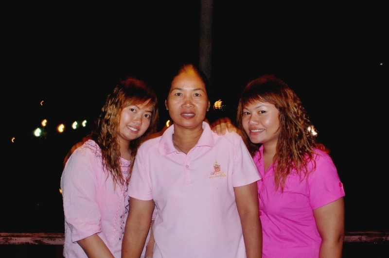 
[b]ถ่ายรูปกะพ่อมาก้อเยอะแร๊ะ...ถ่ายก