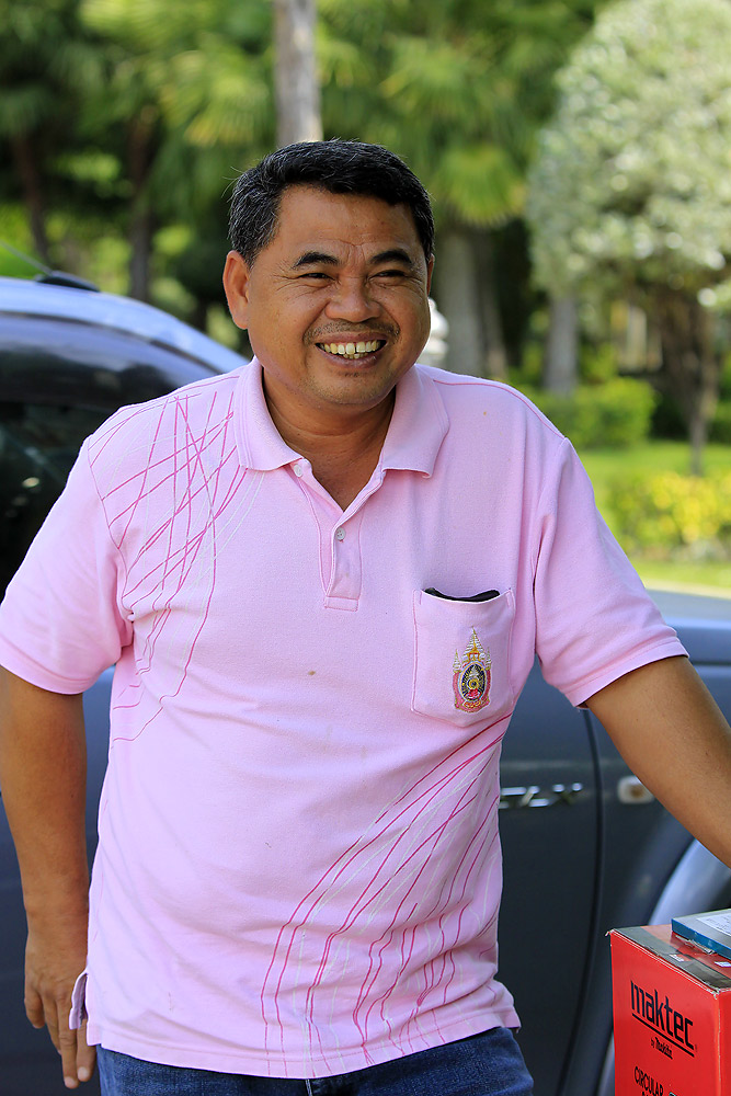 [center] พี่คนนี้ครับ เป็นผู้รับผิดชอบงา