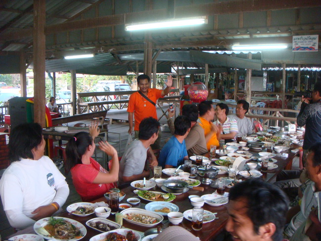 น้ามาด งานนี้เเขก รับเชิญครับ   :laughing: :laughing: :laughing: :laughing: