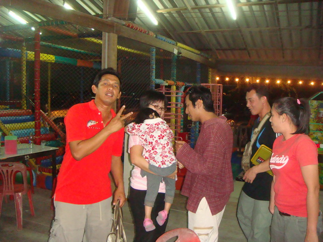 น้านุ ปลาหมึก กับครอบครัว  กลับก่อนครับ  :grin: :grin: :grin: :grin: