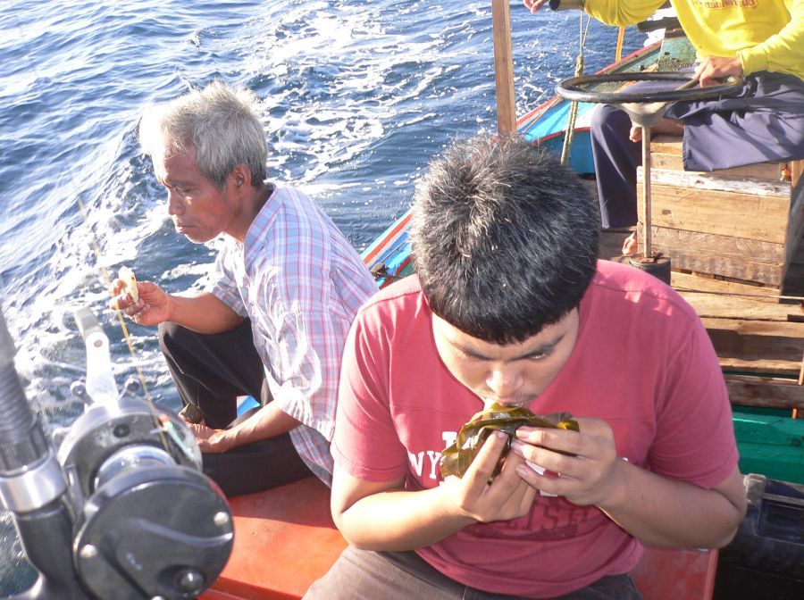 ฉลองแว้วววววว...อารายหว่าน้าเจมส์ :umh: :umh: :umh: :umh: