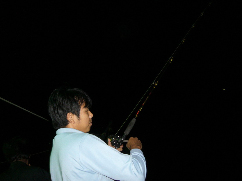 สวัสดีครับ น้า jamefishing   :love: :love:

================================

เสียงดังมาจากท้ายเ