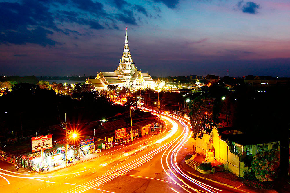          ตอบ เด็ก4แคว      ทริพนี้ ผมใช้กล้องแคนนอน 500 KissXIII เลนส์ 11-16 TOKINA ครับ

        