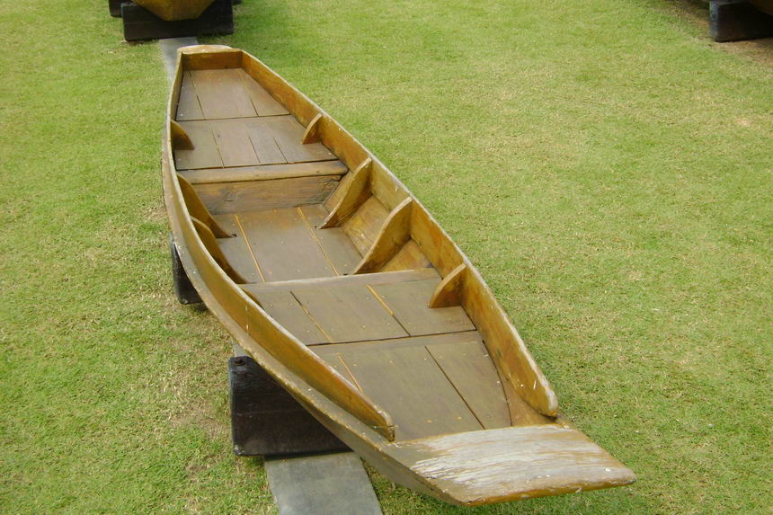 เรือสำปั้น  ลำขนาดกะทัดรัด เรือแบบน