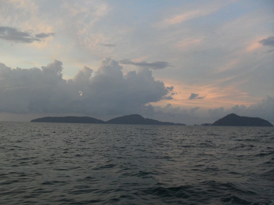 ลากันด้วยภาพสุดท้ายยามเย็น แสงสุดท้ายแห่งอันดามัน :love: :love: :love: :love: :love: :love: :love:  