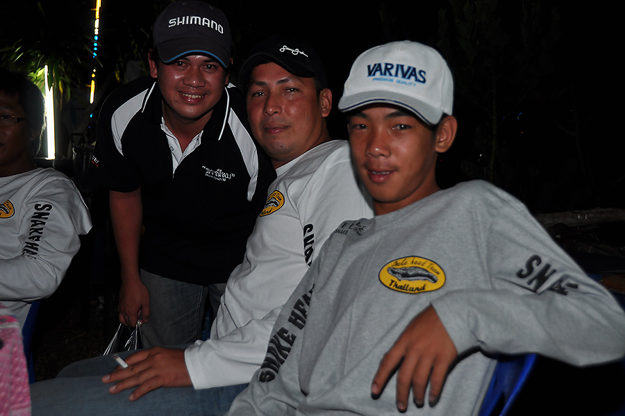 โฉมหน้ารุ่นเยาวชนของทีม  
  :smile: :cool: :smile: :c
