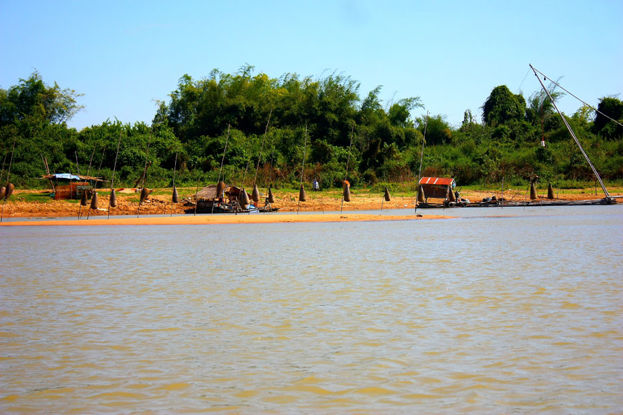 วิถีชาวบ้านครับ...เอ...ที่ดักปลาทำไมอ