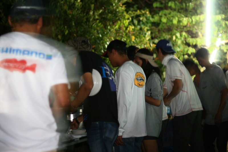 บริเวณที่วางอาหารแบบบุฟเฟ่  :umh: :umh: :umh: