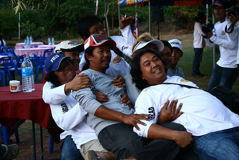  :laughing: :laughing:   [b]ตรงรุ่น[/b]   :laughing: :laughing: