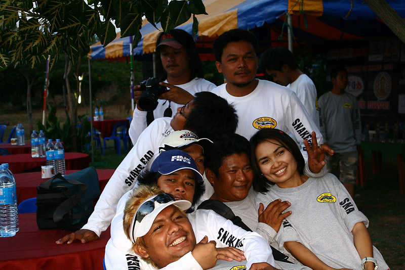  :laughing: :laughing:  [b]ตรงรุ่น[/b]  :laughing: :laughing: