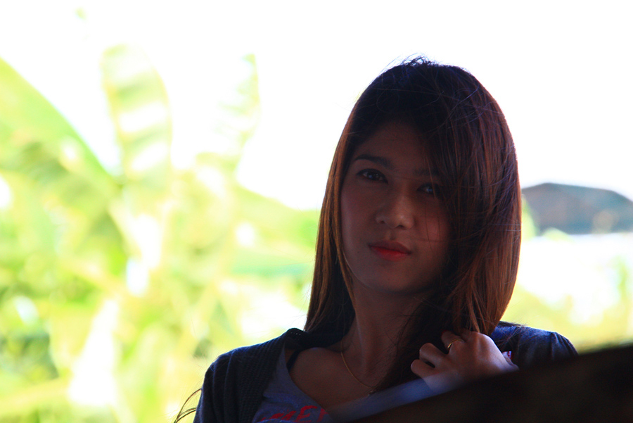 สภาพแสงต่าง ฝีมือไม่เอาไหน ถ่ายมาได้ไม่เวิคนัก....
แต่อาศัยว่า นางแบบ น่ารักมาก ๆ พอกล้อมแกล้มไป
 