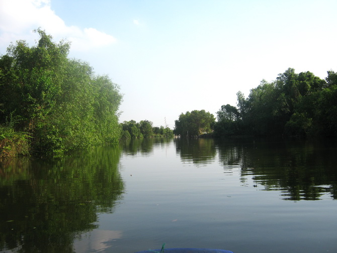 ต้องนั่งเรือเข้าไปด้วย....ตามมาเลยครับ  :grin: :grin: :cheer: