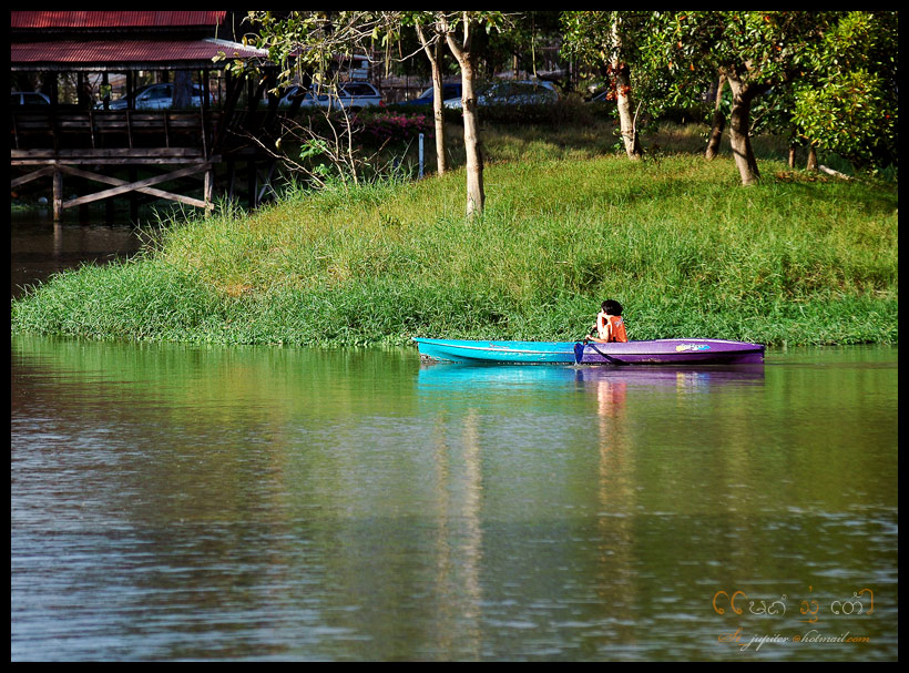 
ไม่จำกัดอายุด้วย  :ohh: :ohh:

ได้ใจจริงๆเด็กตัวกะเปี๊ยก พายเรือได้ไม่น้อยหน้าผู้ใหญ่หลายๆคนเลย 