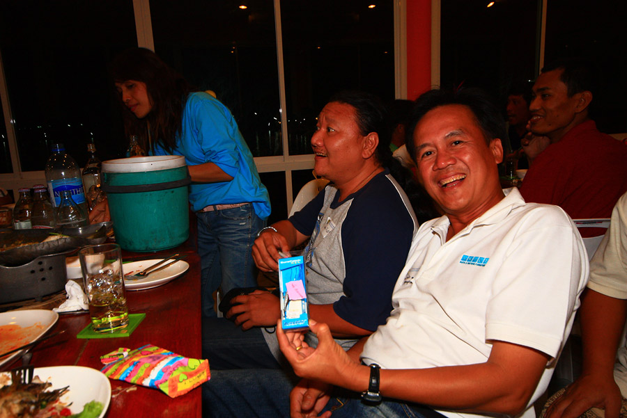 สวัสดีค๊าบ น้าเล็ก ....น้าเก่งแหลมฉบัง
 :smile: :smile:
------------------------------------------