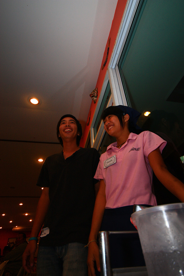 ไปแล้วค๊าบบบบบ....เข้าไปกระแซะ แล้ว คนแรก.....น้าเก่ง นายปลาทู...
 :laughing: :laughing: :laughing: