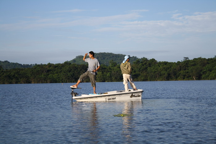 อิ่มแล้วลอยเรือดูปลาจิบดีกว่า :cheer: :che