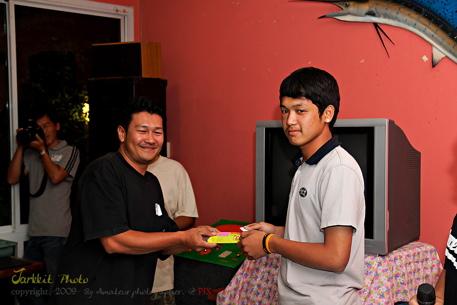 วันนี้พี่เจของเรา ง่วงมาก  แอบหลับไปแล้วตาหนึ่ง    :laughing: :laughing: