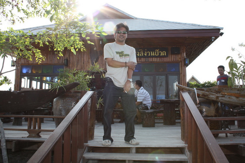 ..กลับมาถึงเรือนอาหารก็เจอน้าโจยืน