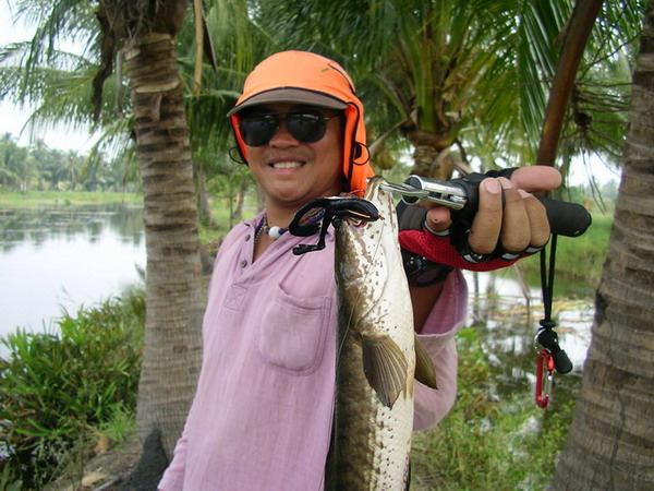 เป็นไงปลาช่อนตัวแรกของปี 53 :cool: :cool: :cool: