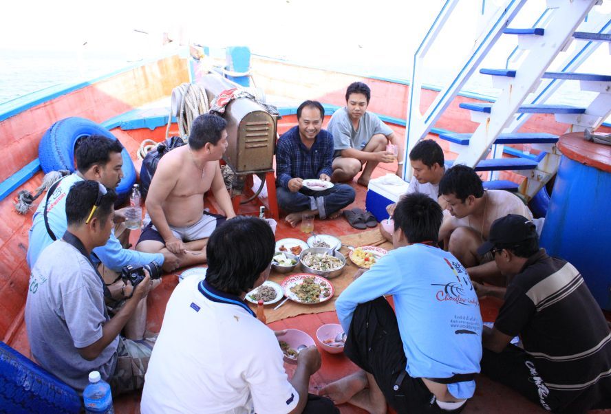 กับข้าวมื้อสุดท้ายบนเรือ กินกันพร้