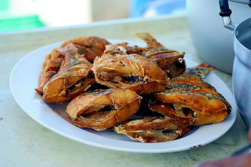 มีเสียงเรียกจากหัวเรือน  ทานข้าวอาหารพร้อม...!!!!! :cheer: