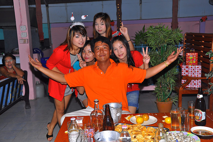 สาวๆมาขอถ่ายรูปด้วย ใครจะกล้าปฏิเสธล่ะคร๊าบบบบบบบบบ :grin: :grin: :grin: