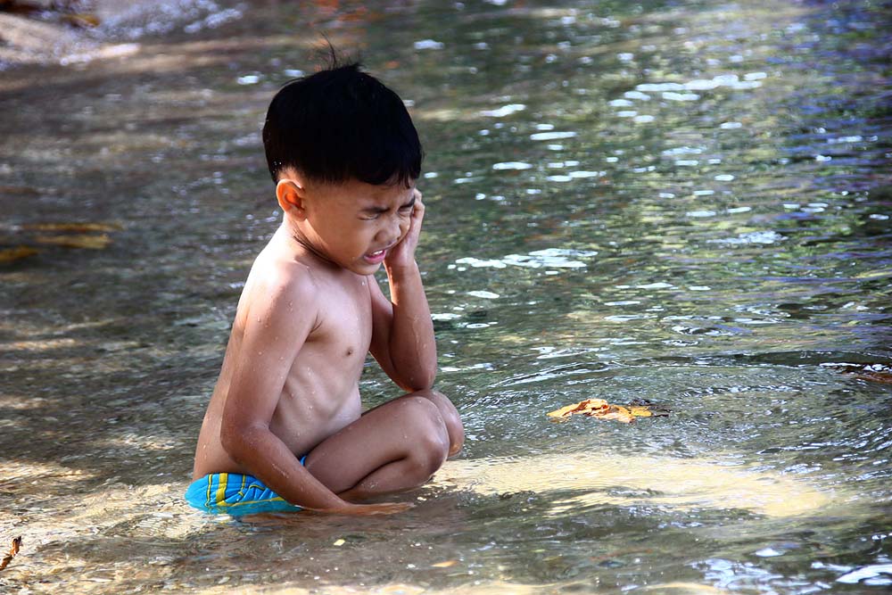 น้ำทะเลเข้าตาซิท่า
 :laughing: