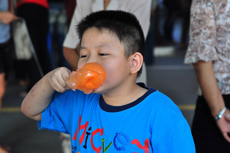 ชอบล่ะสิสตางค์...........ใส่ใหญ่เลยน่ะ :laughing: :laughing: :laughing: