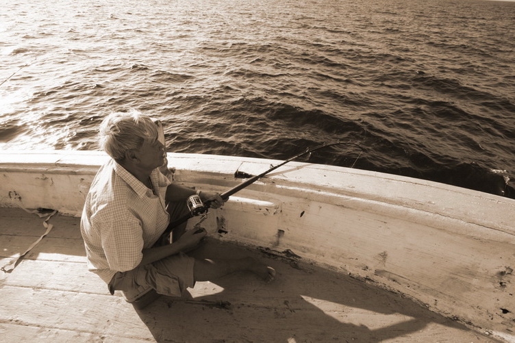ตำนาน     [b]The Oldman And The Sea[/b]   ตัวจริงนํ้าลึกซะเหลือเกินแข่งขา มันไม่ไหวแล้ว :laughing: :