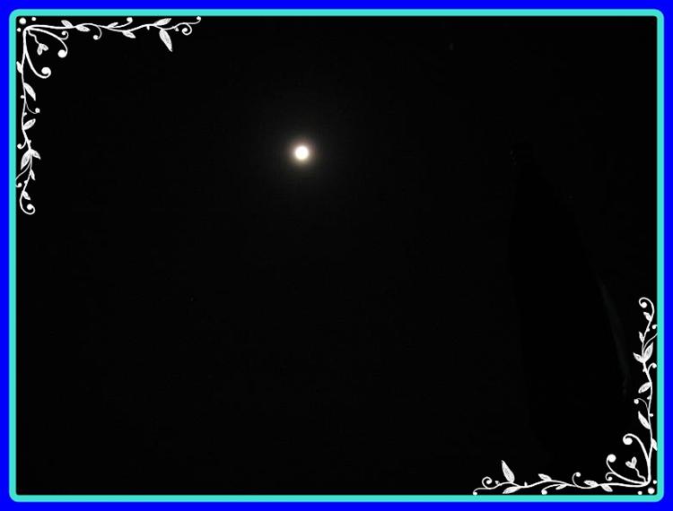 ได้ตัวที่ 2 มาแล้ว เพลิดเพลินเจริญใจ ยังไงก้อไม่แห้วแล้ว มองไปบนฟ้าก้อเจอ 
พระจันทร์ ทอแสง เต็มดวงอ