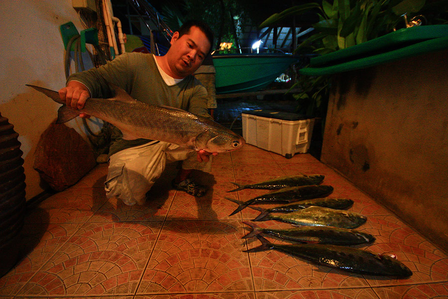 ลากันไปด้วยภาพนี้แหล่ะค๊าบบบบบ....ของแถมจากการที่ป๋าอ๊อดพาไปนั่งเรือเล่น คริ คริ
 :grin: :grin: :gr
