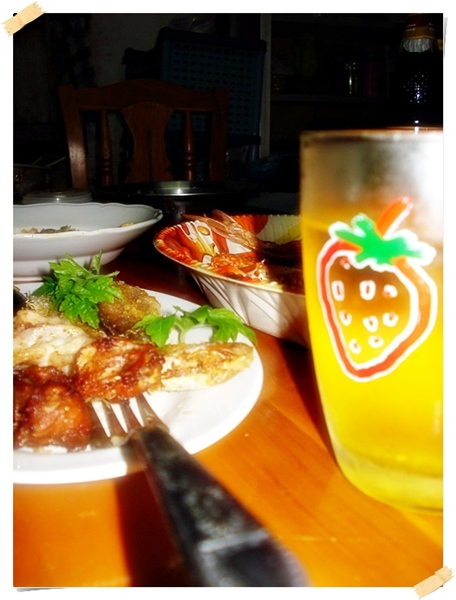 ปล. เชิญน้าๆ ท่าน ยกแก้ว ชนกันสักแก้วคร๊าบบบ  เอาวววววว์...แด่ มิตรภาพรอเราอยู่อย่างยาวนานและด้วยควา