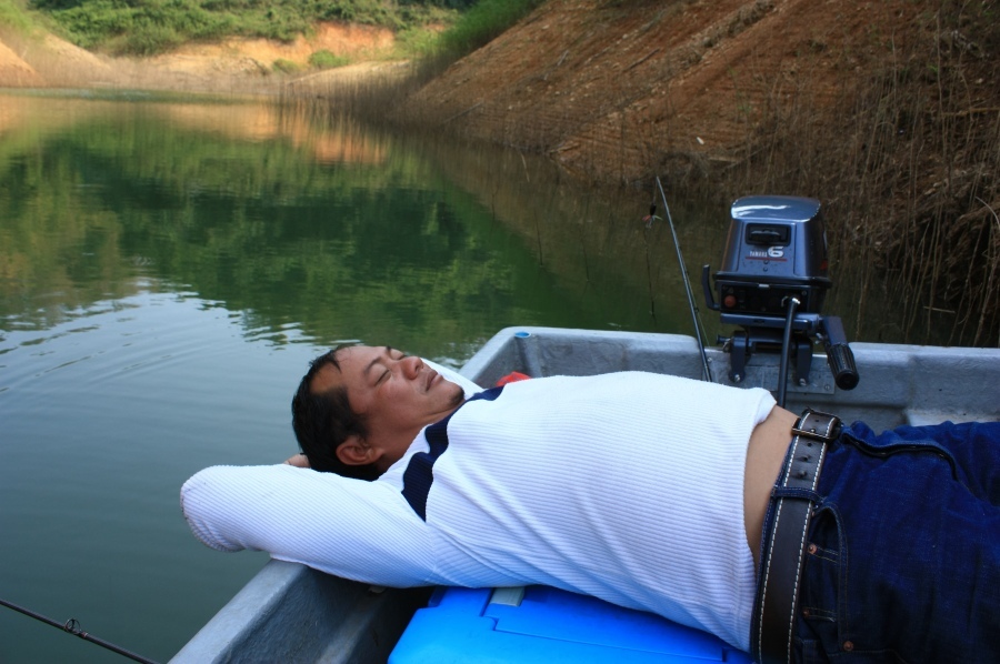 แต่ท่านนี้หลับครับบบบ :laughing: :laughing: