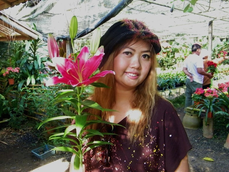 รับไปปลูกที่บ้านสักต้นมั๊ยค่ะ...รับรองว่าเลี้ยงง่าย... :grin: :grin:... [b]หมายถึงคนถืออ่ะคร้า...[/b