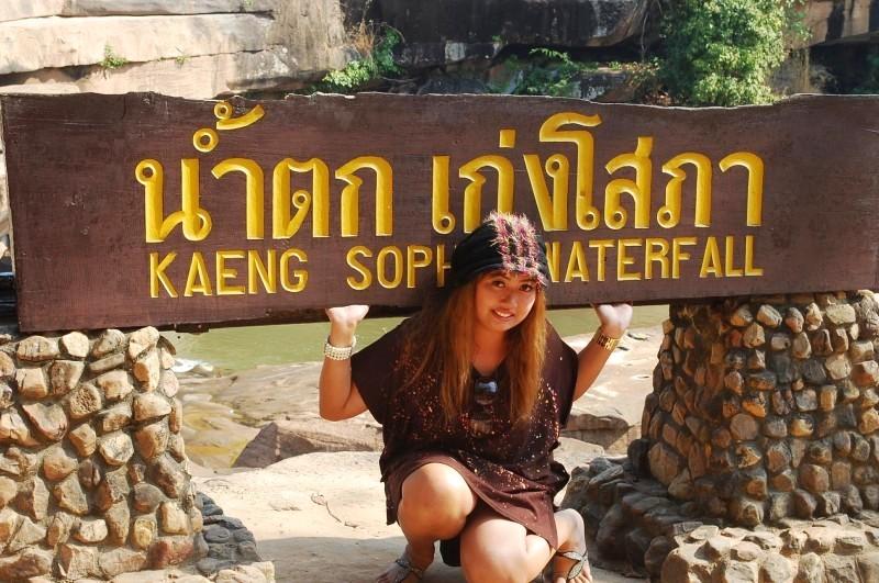 เห็นภาพ คห162  ช่างเค้าทาสีไม่ค่อยเนียน  ผมเลยจัดให้ แบบเนียนๆ ซะเลย  เอาให้สมจริง ฮ่าๆๆๆๆ

ขำๆ นะ