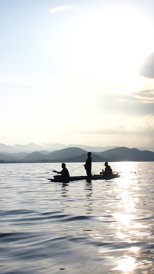 
   เรือ น้าหนึ่ง ตามมาแล้ว................. :cool: :cool: :cool: :cool: