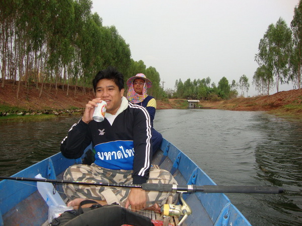เริ่มลุยกันละครับ นั้งกัน3คน งานนี้