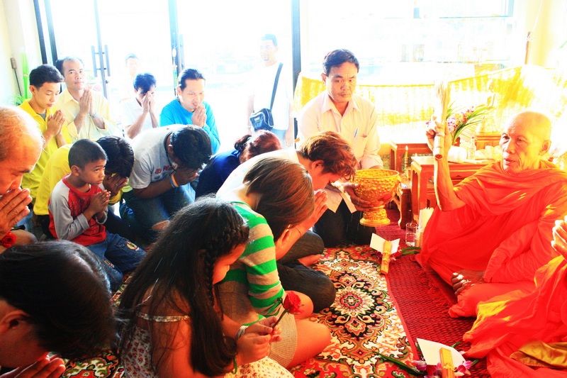 ช่วงนี้ เกือบกรี๊ดดดดด...ค่ะ ...

โดนน้ำมนต์ เข้าไป

 :laughing: :laughing: :laughing: