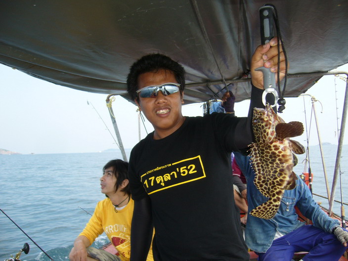 ที่แหลมหรั่งเราได้ปลามาแกง อีกหลายตัว  :cheer: :cheer: