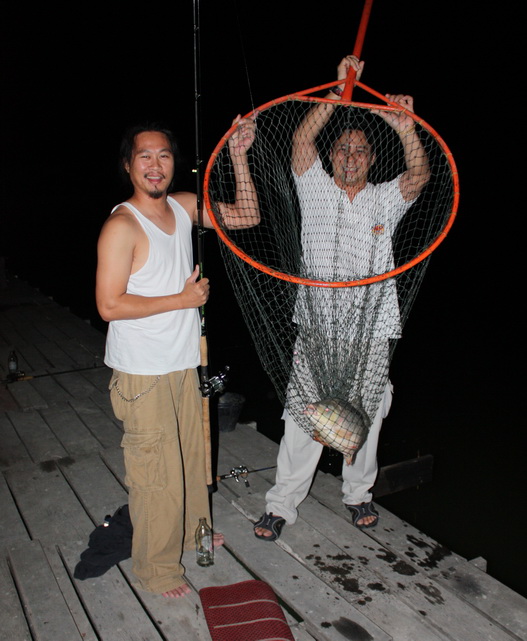  [b]..ยิ้มร่าเลย ทั้งคนตก คนตัก..[/b] :laughing: