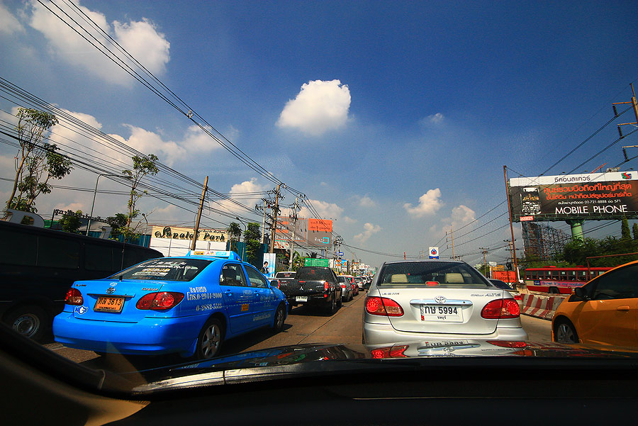 น้าโม่งมารับ ที่บ้านตอนเกือบ ๆ เที่ยง..แดดเปรี้ยง ๆ ออกเดินทาง

ใช้ทางด่วนสายบางพลี - สุขสวัสดิ์

