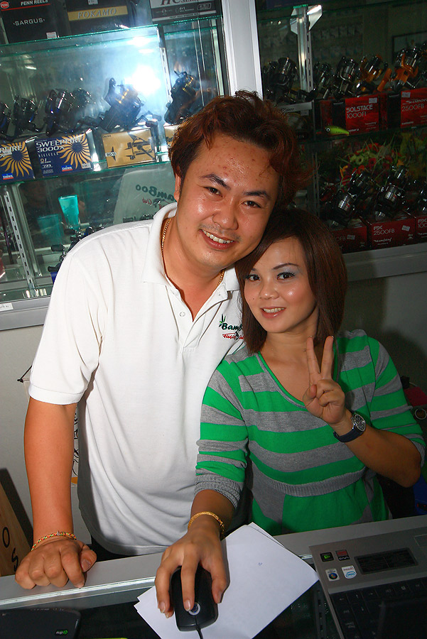 น้าแบมบีมมี่....ขอถ่ายรูปคู่ก๊ะเจ้าของร้านคนสวยซักใบ..
 :grin: :grin: :grin:

แหม่ ๆ ๆ ป้าแอนนิต้