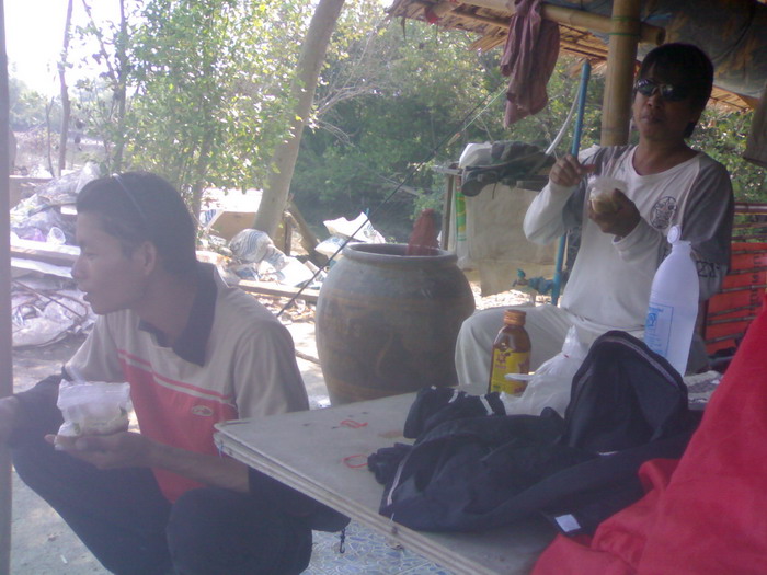  :grin: พี่จุ้ยกะ อ้อม คู่ขา  เอ้ยย............  คู่หู :grin: :cool: :cool: