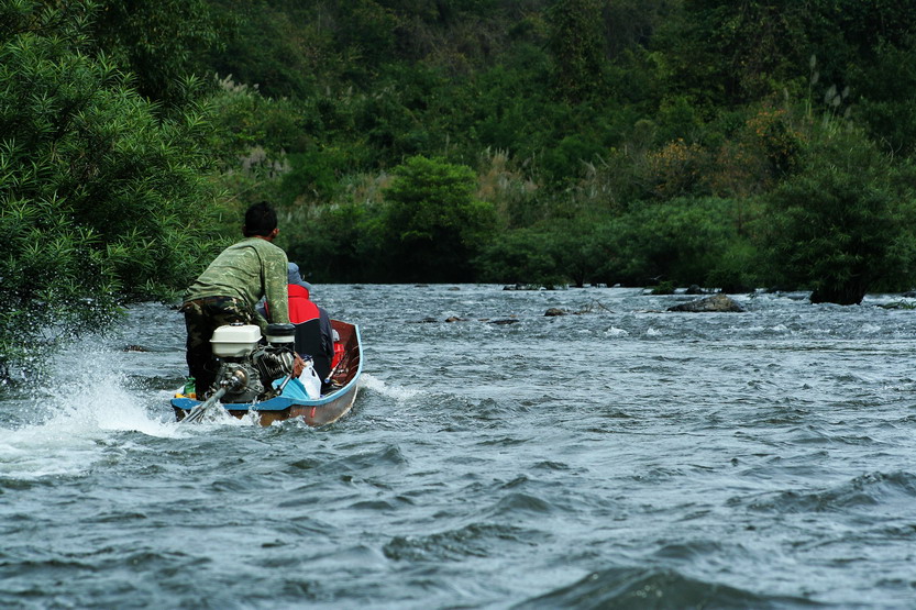 ต้องยืนขับเรือมองหาร่องน้ำ