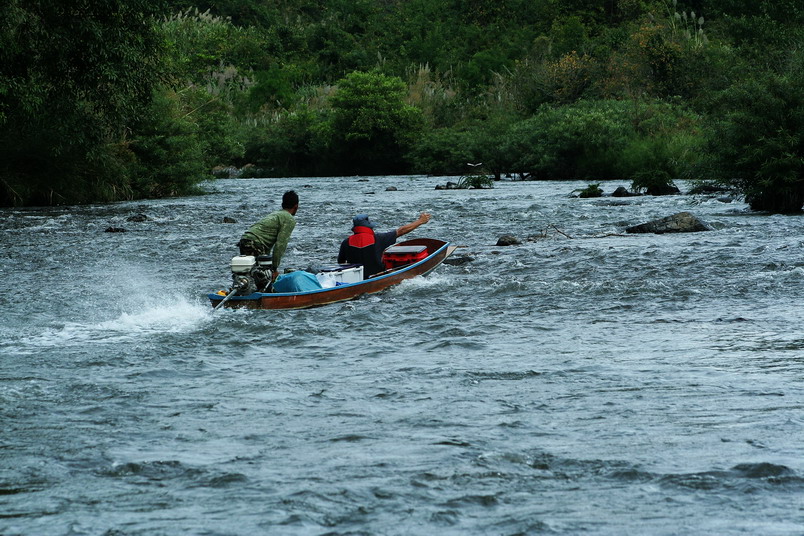 เสียวสุดๆครับ ท้องเรือกระแทกหินตลอดที่ขึ้นแก่ง