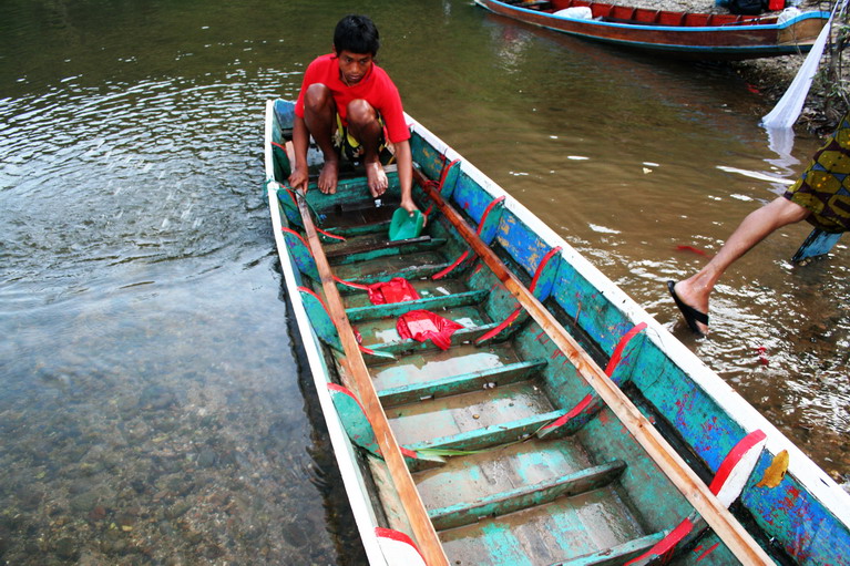 ปลายังไม่ได้ตก เรือก็มาแตก แย่จัง    :sad: :sad: