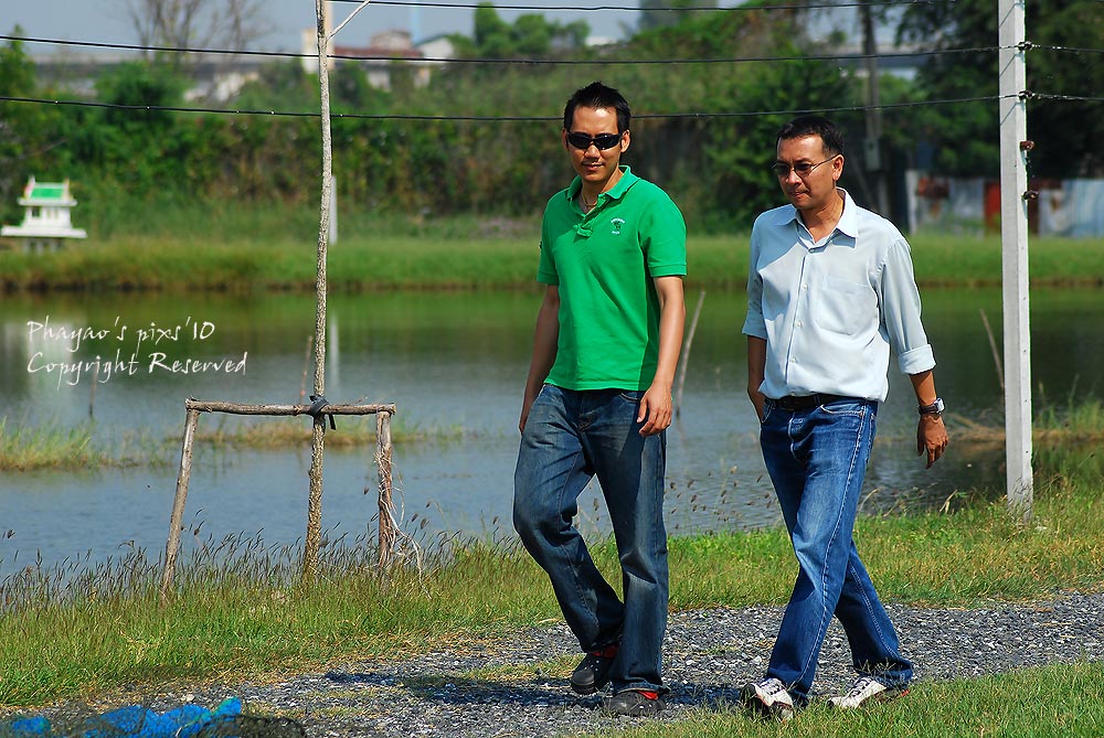 
โปรฯพัทยาสองคนนี้   ยังไม่ได้ปลา ปรึกษากันหนาดำคร่ำเครียดเลย    :laughing: :laughing: :laughing: :