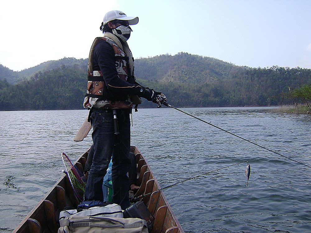 เรือมาแล้วก็เข้าหมาย :laughing: