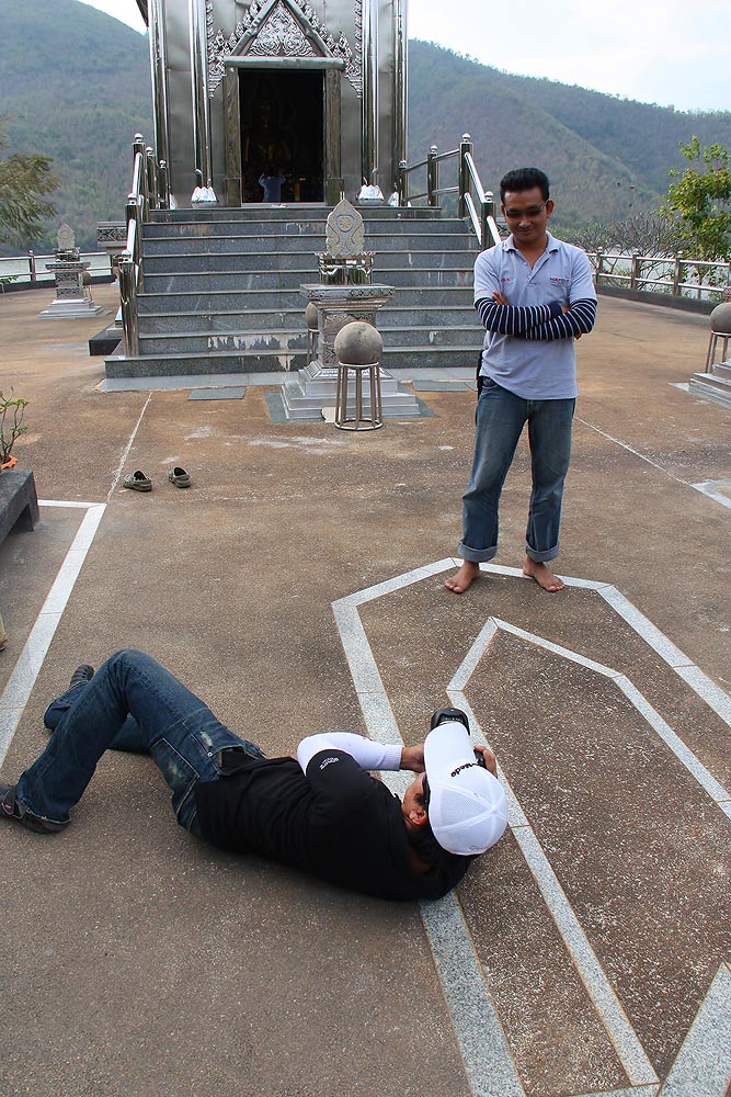 เห็นเบื้องหลังการถ่ายทำแล้วสงสารน้าน้ำจริงครับ :laughing: :laughing: :laughing: