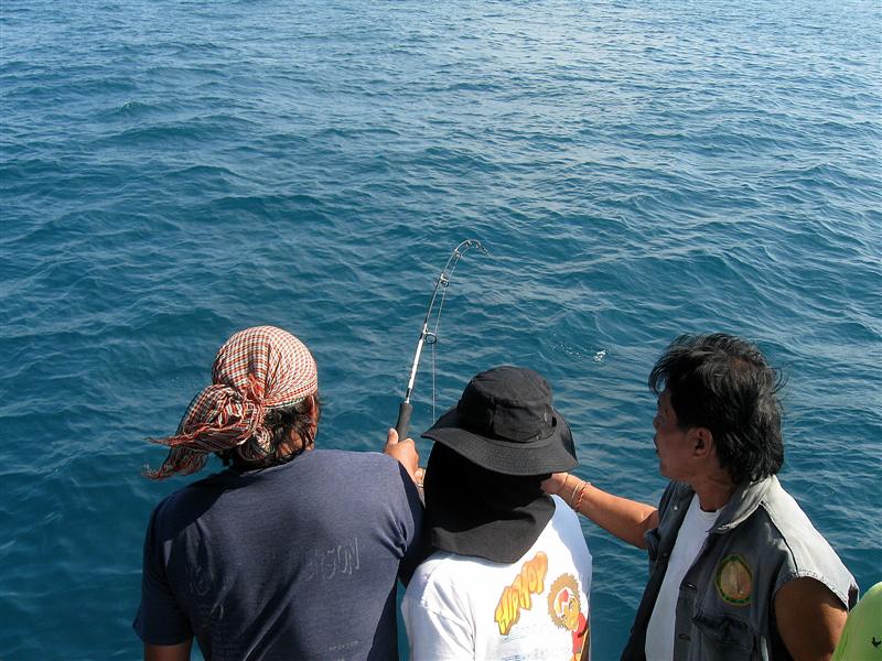  [b]สมรภูมิท้ายเรือ เป็นจุดที่สู้กันตัวต่อตัวได้เหมาะเจาะที่สุด คอลโทรลง่ายแต่ถ้าพลาดเข้าใบจักรเรือ.